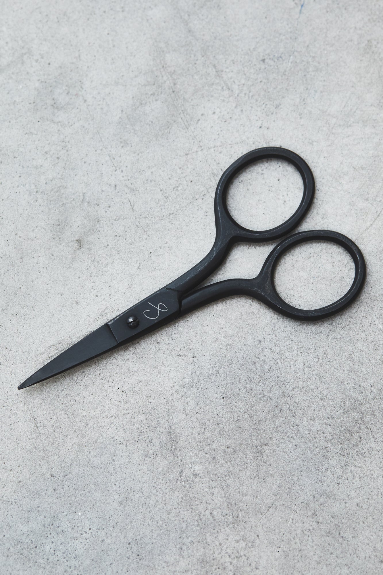 Small Thread Scissors | Black